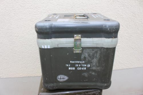Transportkiste Kiste Bundeswehr Transportbox GFK Lhotelier Mont 60x55x32 Gebr N5